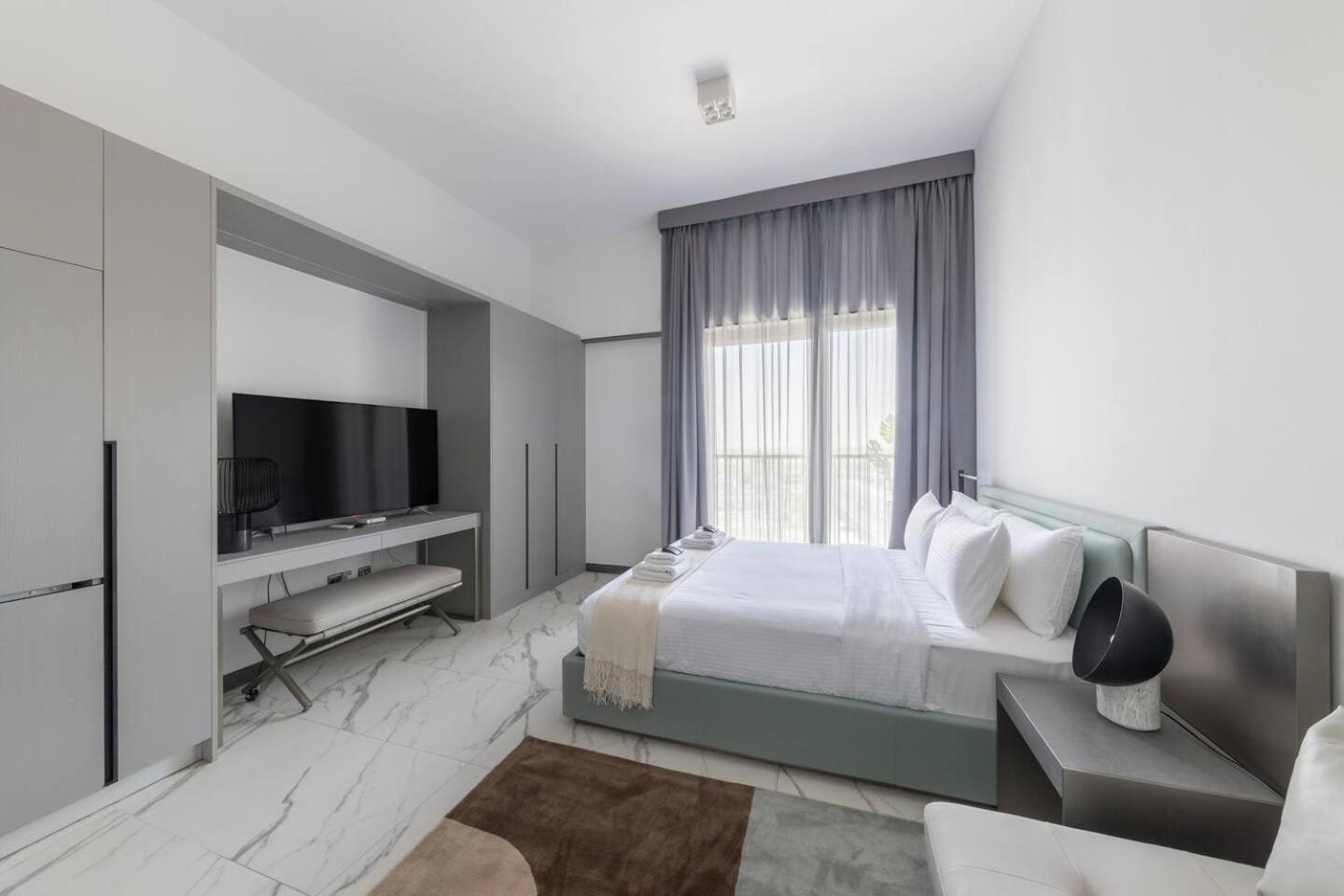 Apartment Brand New 15 Mins Drive From Business Bay Dubai